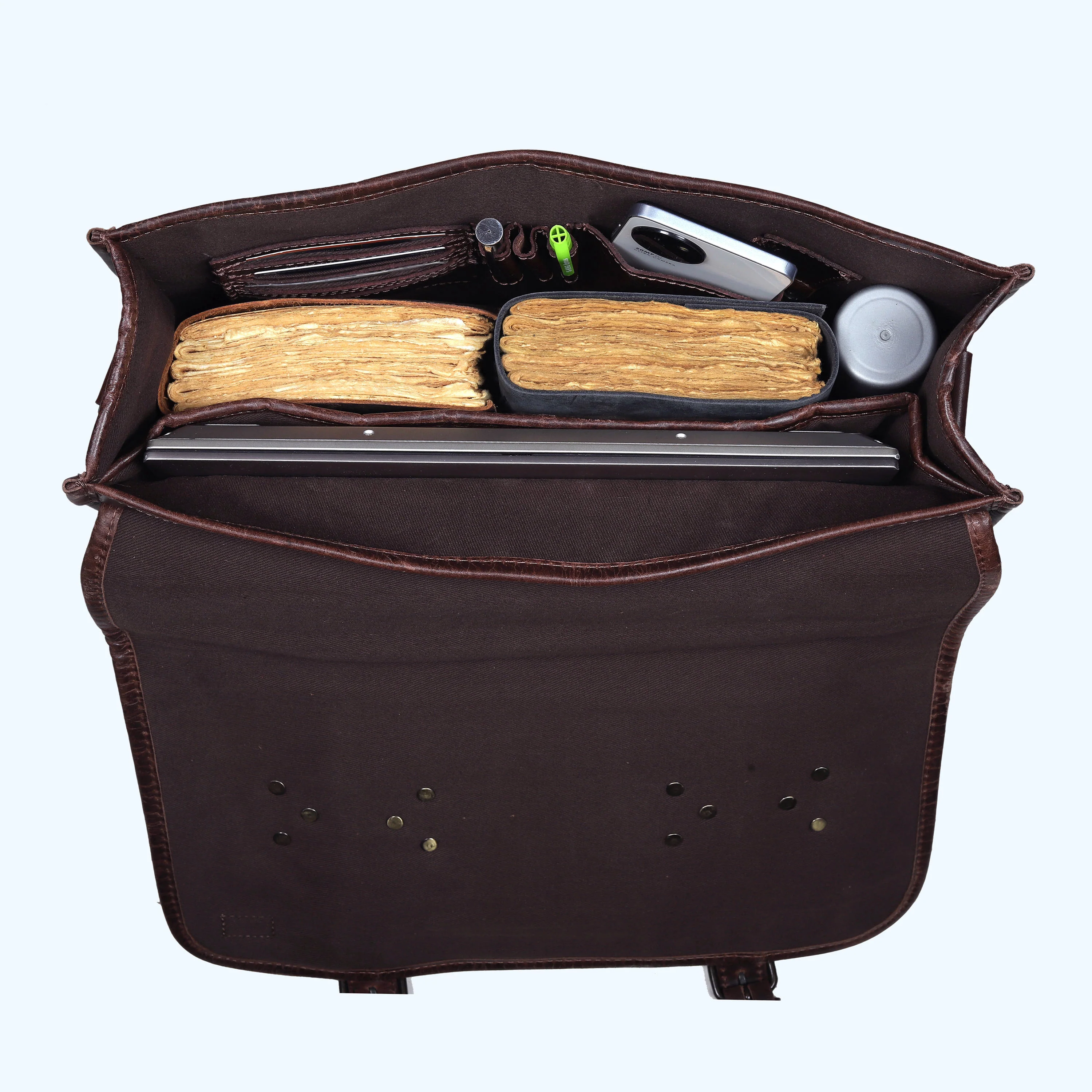 Metro Carry Leather Messenger Bag - Image 11